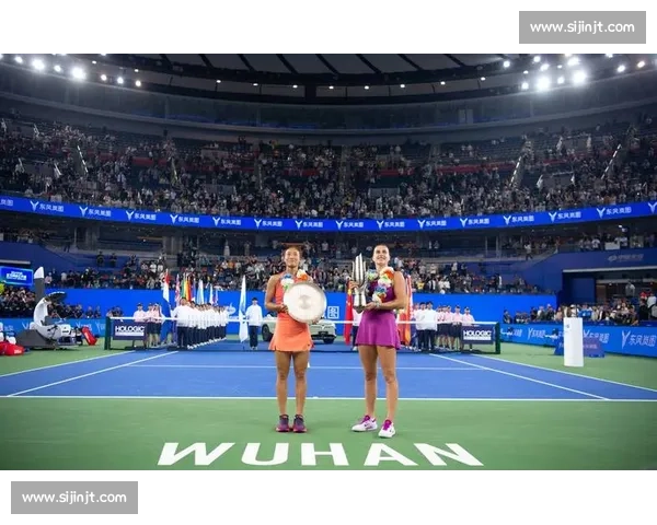 温网女单夺冠赔率揭晓：萨巴伦卡领跑，莱巴金娜紧随，郑钦文并列第八